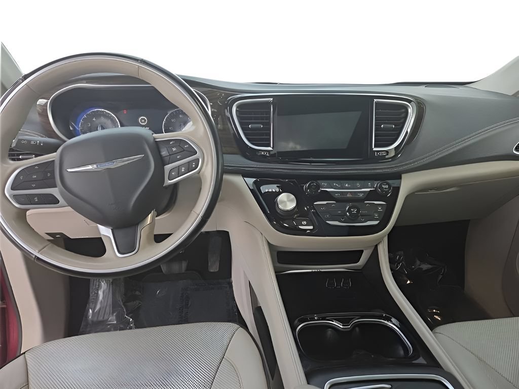 Used 2021 Chrysler Pacifica Limited w/ Premium & Safety Sphere Group AWD/4WD image 10