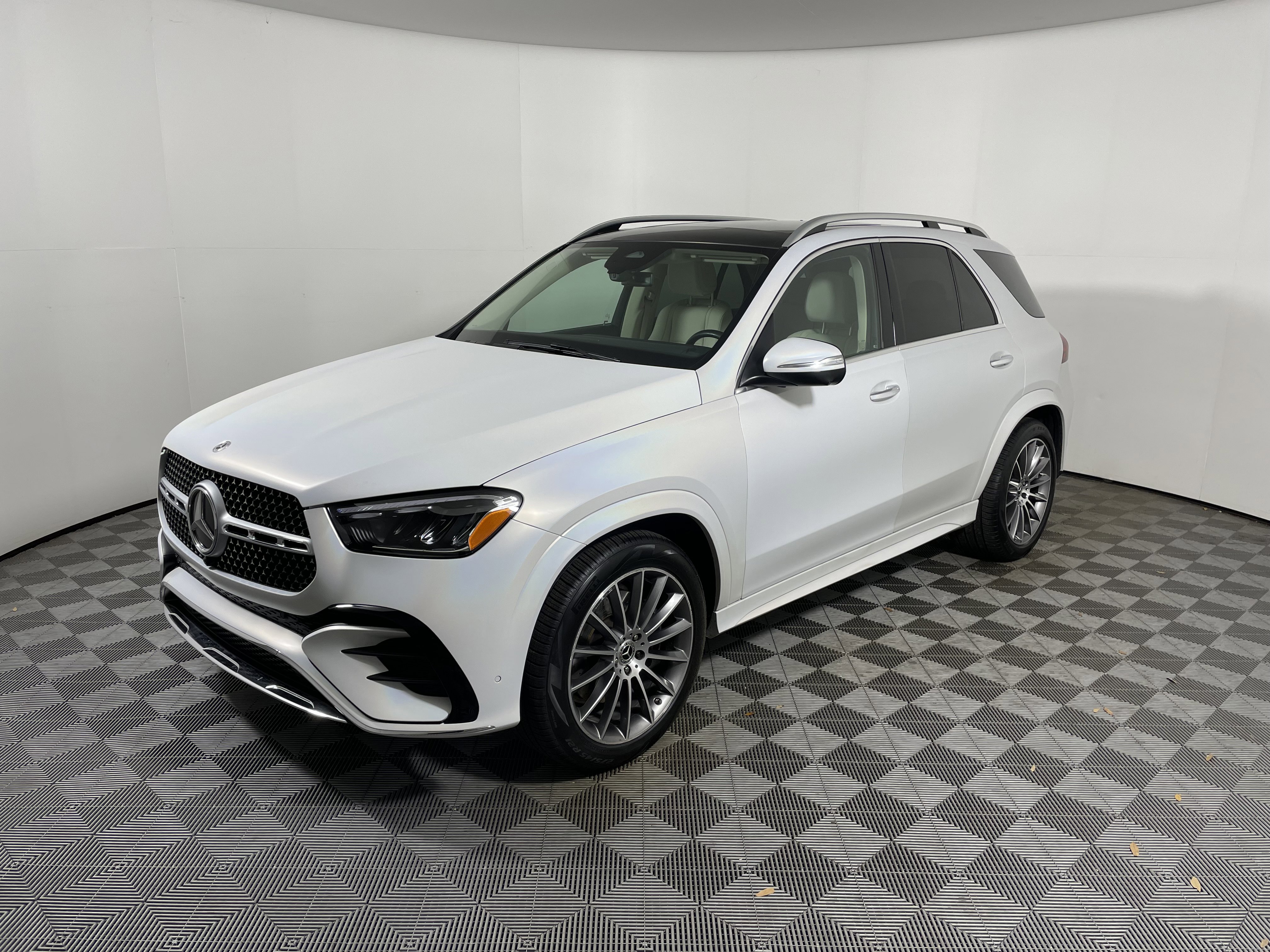 Certified 2024 Mercedes-Benz GLE 450 4MATIC image 9