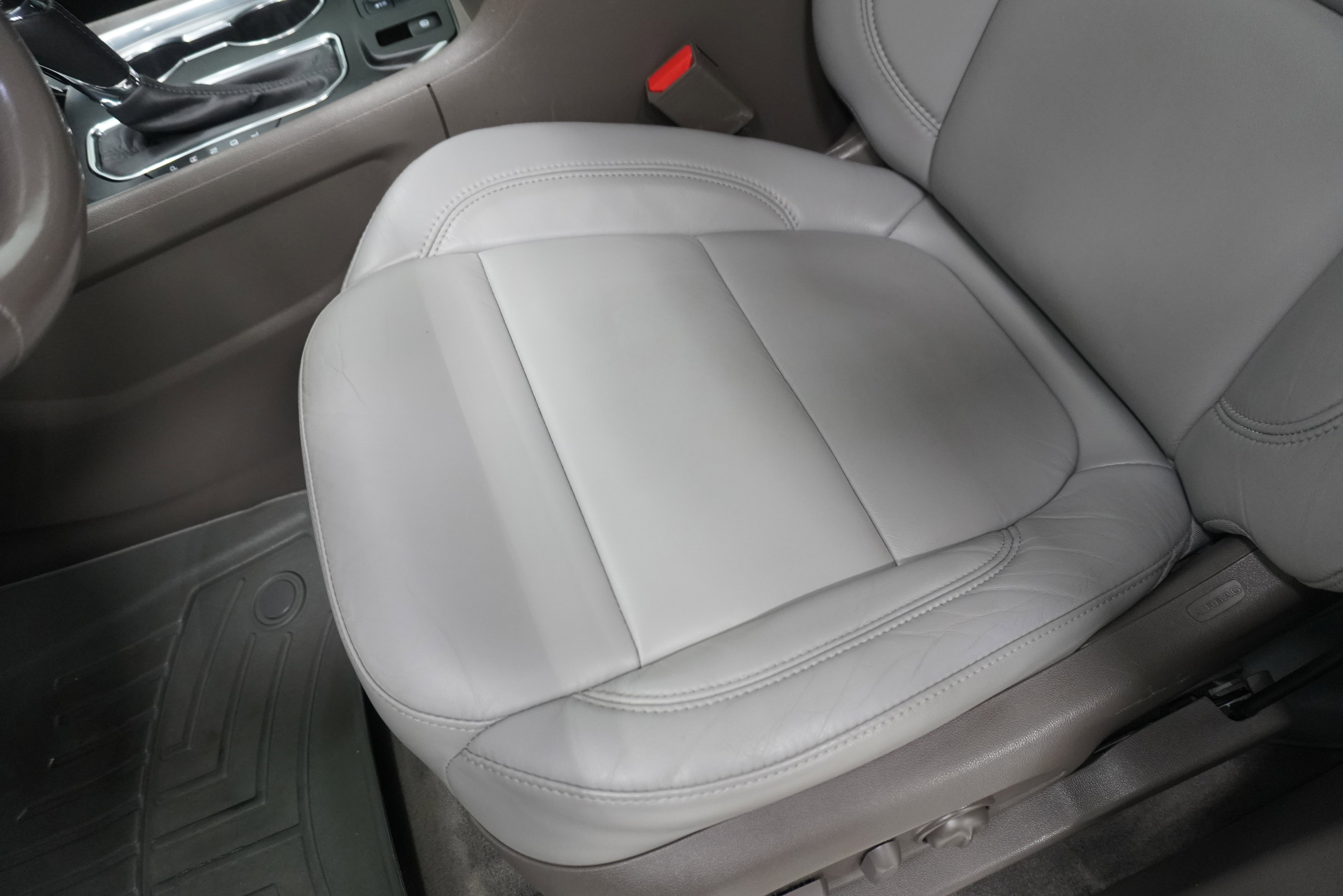 Used 2020 Chevrolet Traverse LT w/ Driver Confidence II Package FWD image 12