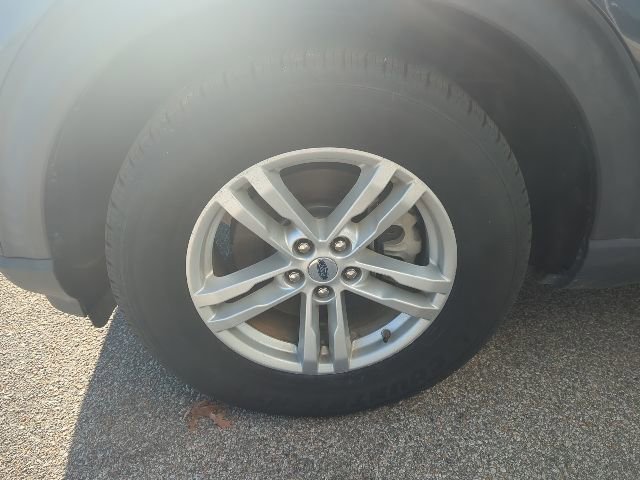 Used 2021 Ford Explorer XLT w/ Equipment Group 202A image 14