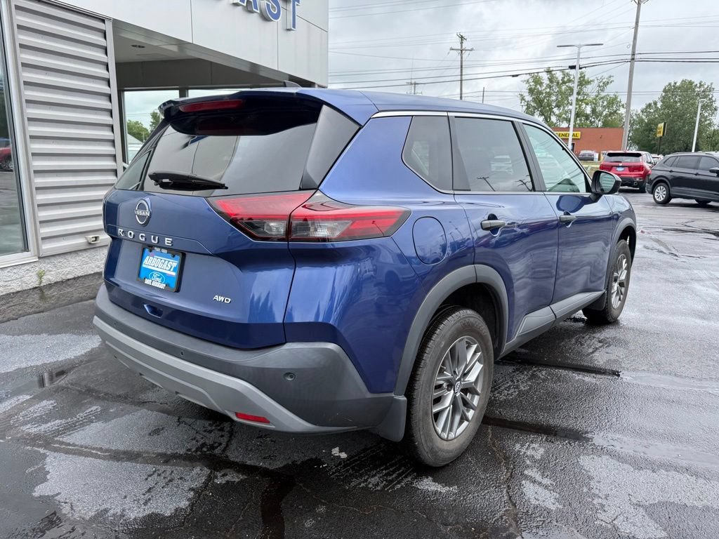 Used 2023 Nissan Rogue S AWD/4WD image 5