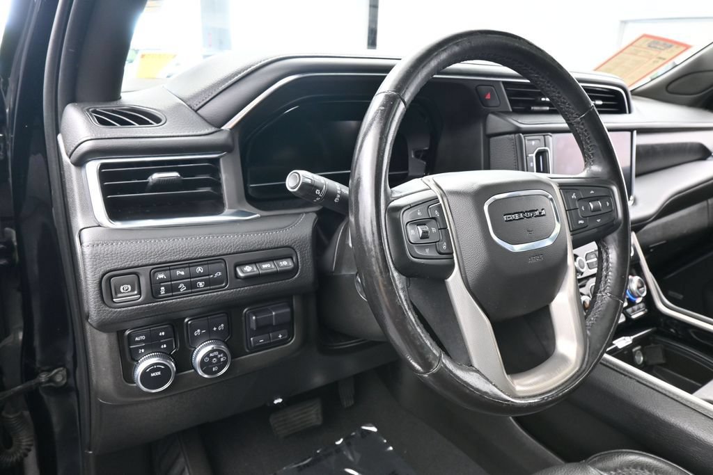 Used 2022 GMC Yukon Denali w/ Denali Premium Package AWD/4WD image 15
