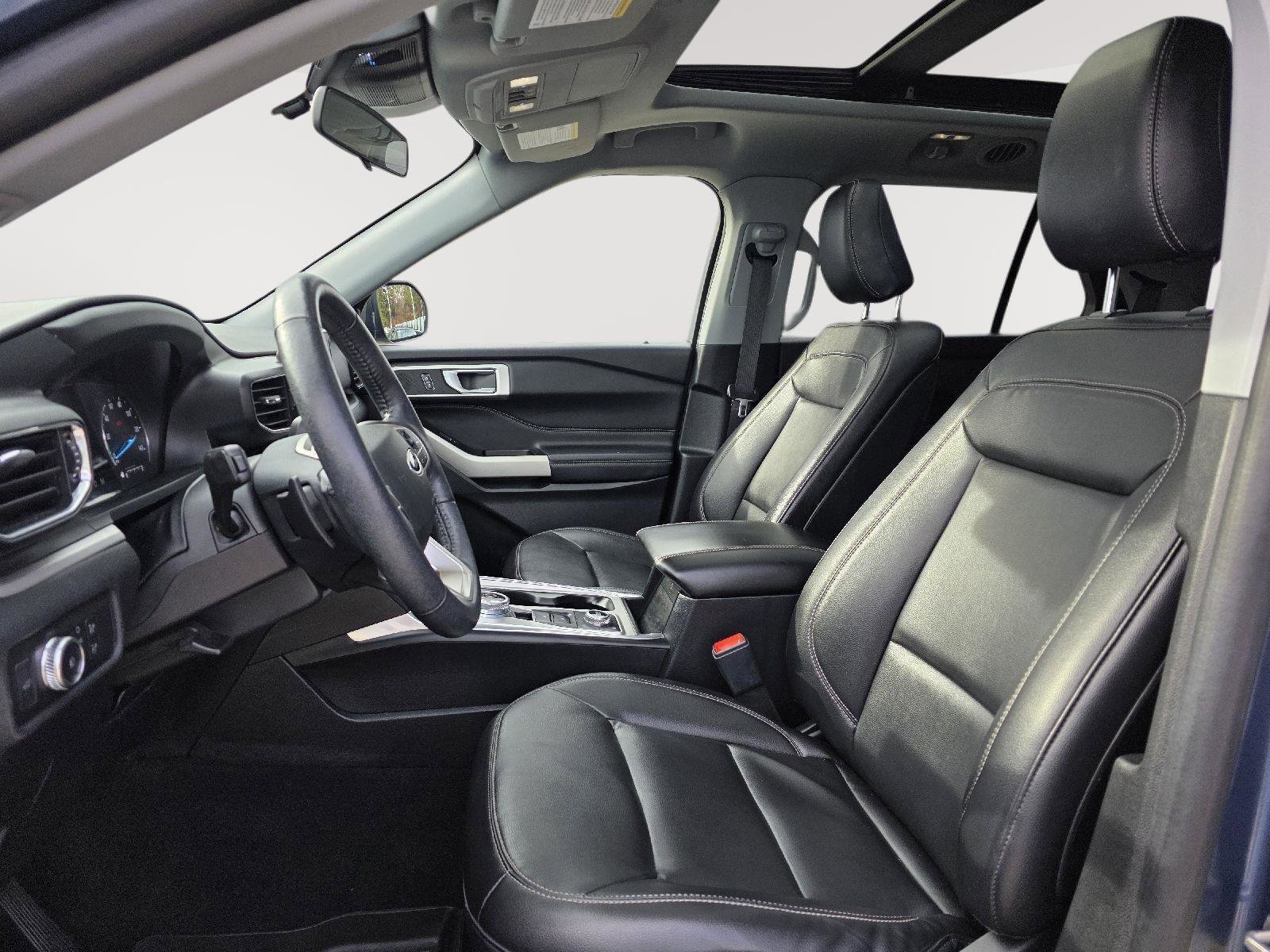 Used 2020 Ford Explorer XLT w/ Equipment Group 202A image 11