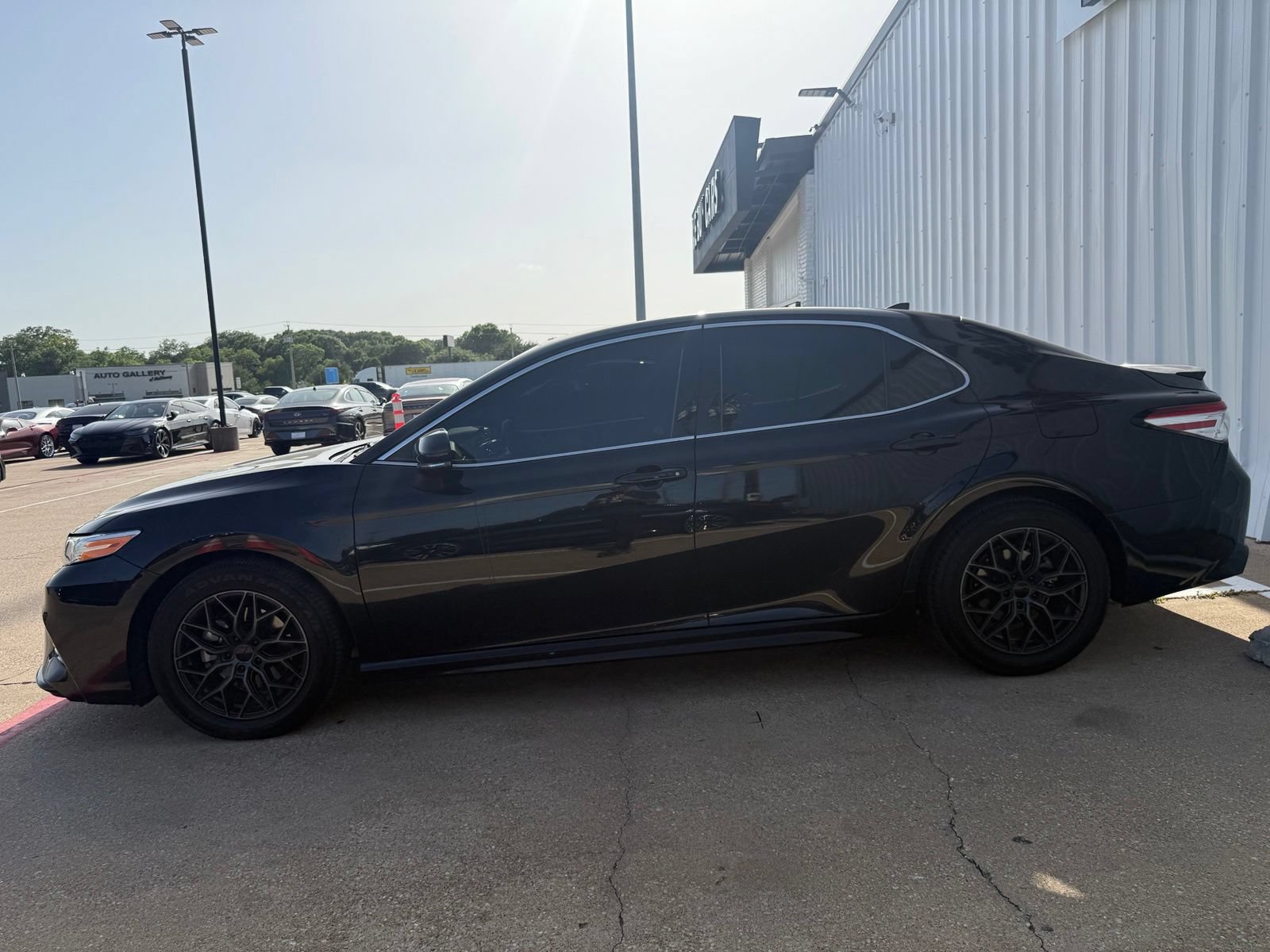 Used 2020 Toyota Camry XSE w/ Carpet Mat Package FWD image 3