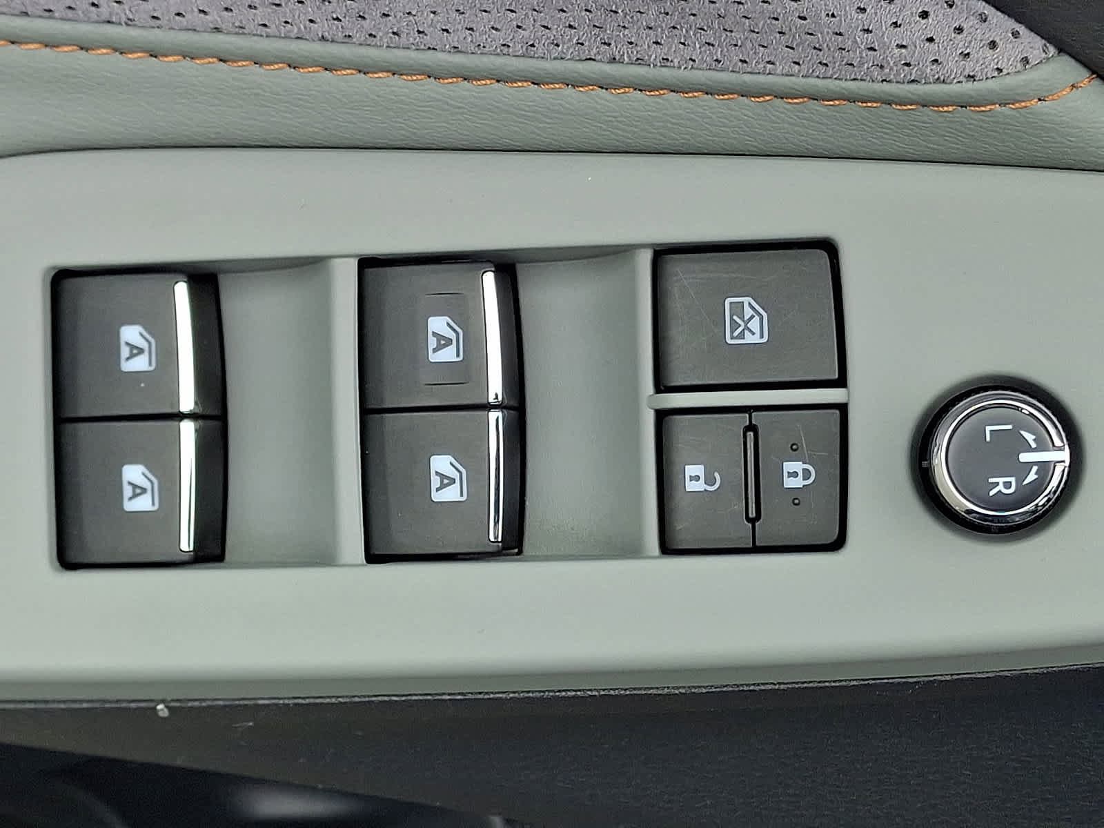Certified 2019 Toyota Avalon Touring w/ All Weather Liner Package FWD image 28