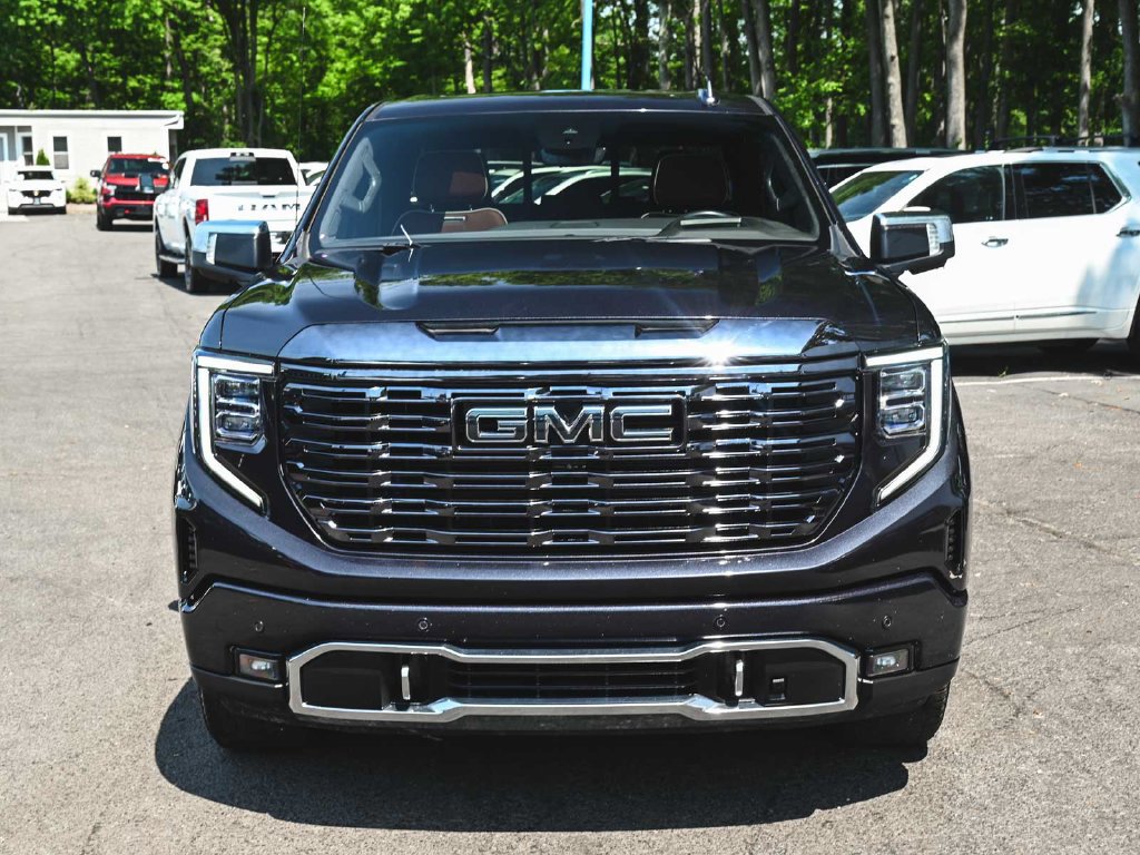 Used 2022 GMC Sierra 1500 Denali Ultimate AWD/4WD image 3