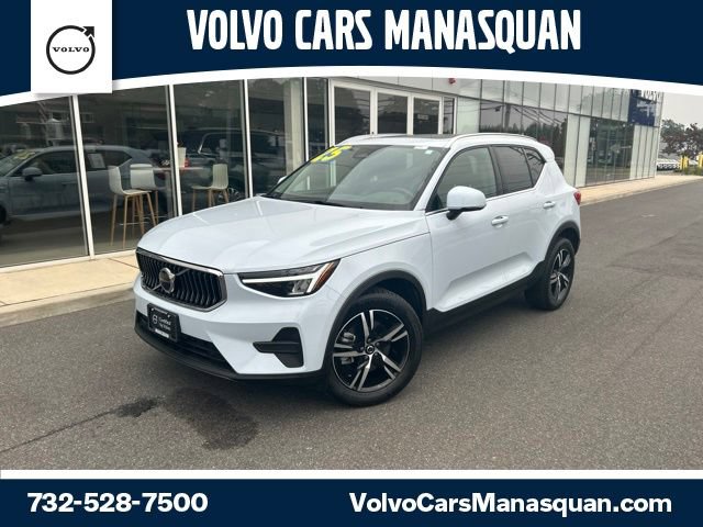 Certified 2025 Volvo XC40 B5 Core