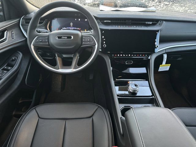 New 2026 Jeep Grand Cherokee Limited w/ Luxury Tech Group II image 24