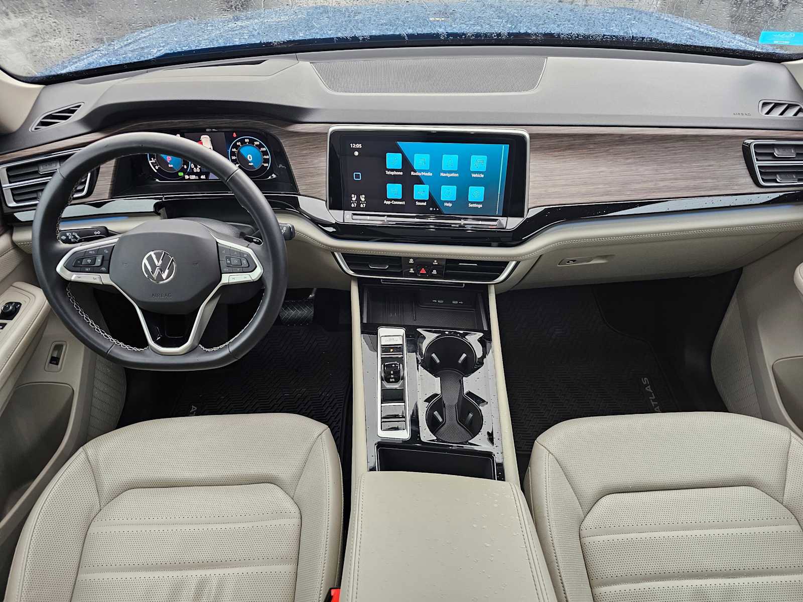 Used 2025 Volkswagen Atlas SEL image 23