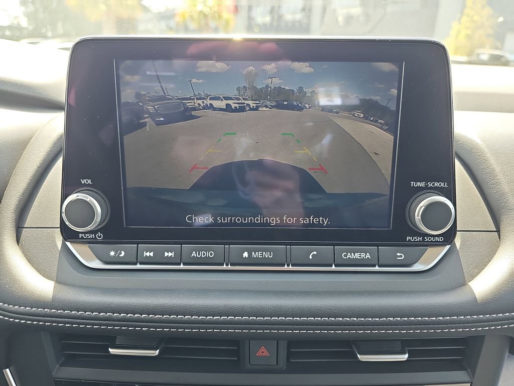 Used 2025 Nissan Rogue SV w/ SV Premium Package image 26