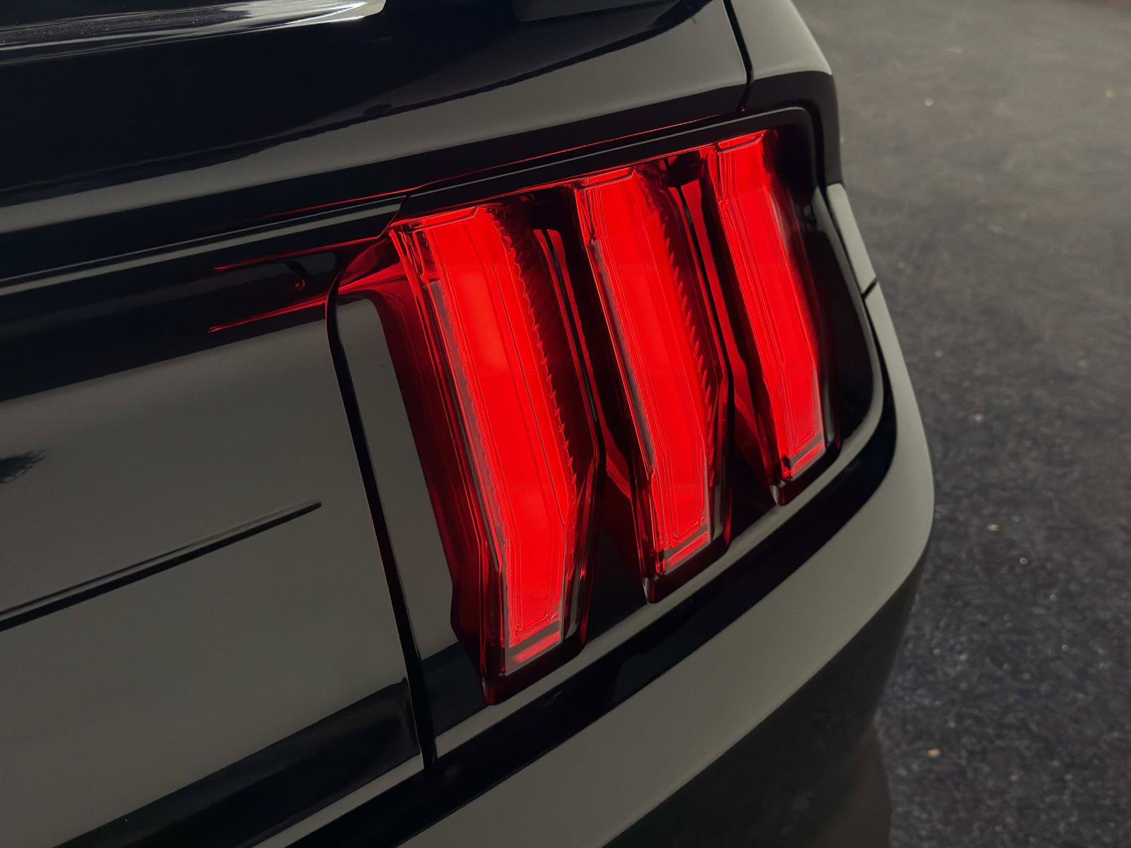 Used 2022 Ford Mustang Shelby GT500 w/ Technology Package RWD image 16