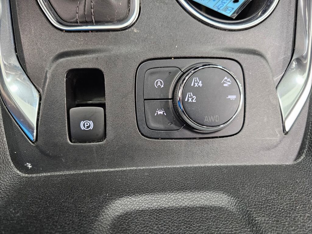 Used 2023 Chevrolet Traverse Premier image 31