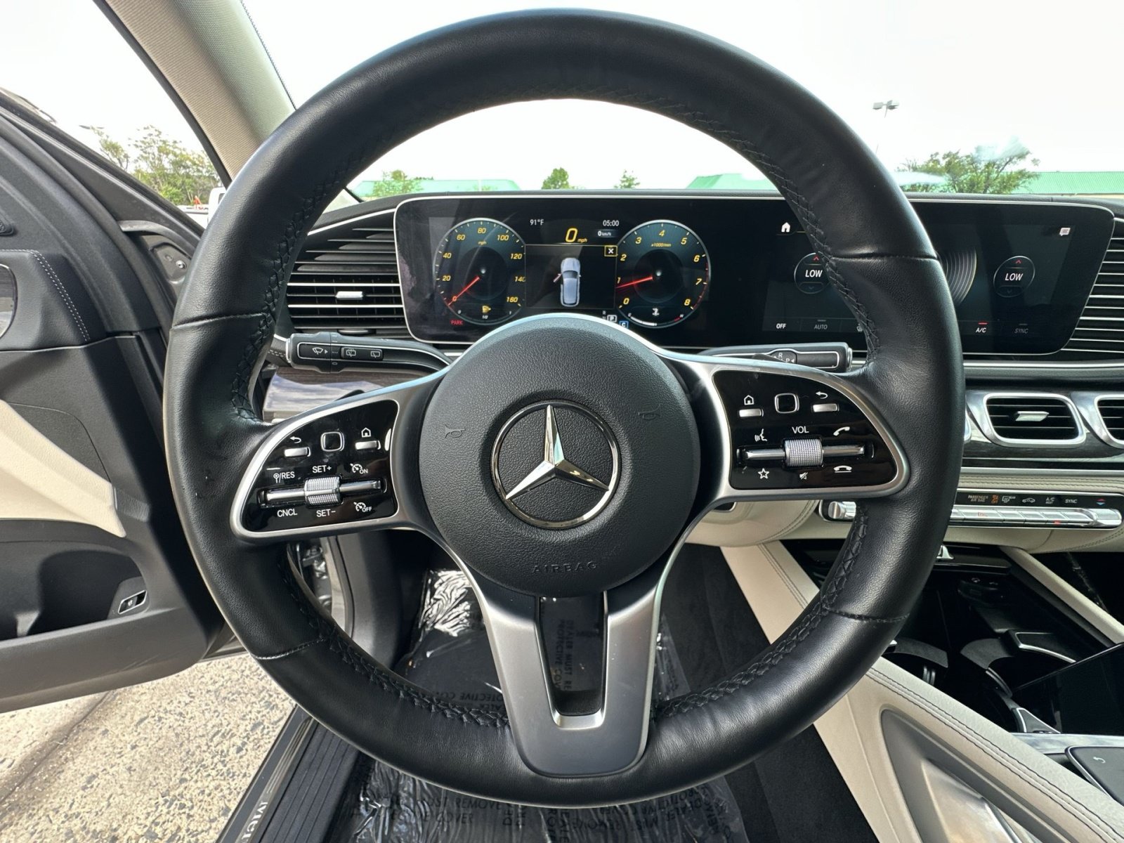 Used 2022 Mercedes-Benz GLE 350 4MATIC w/ Premium Package image 24