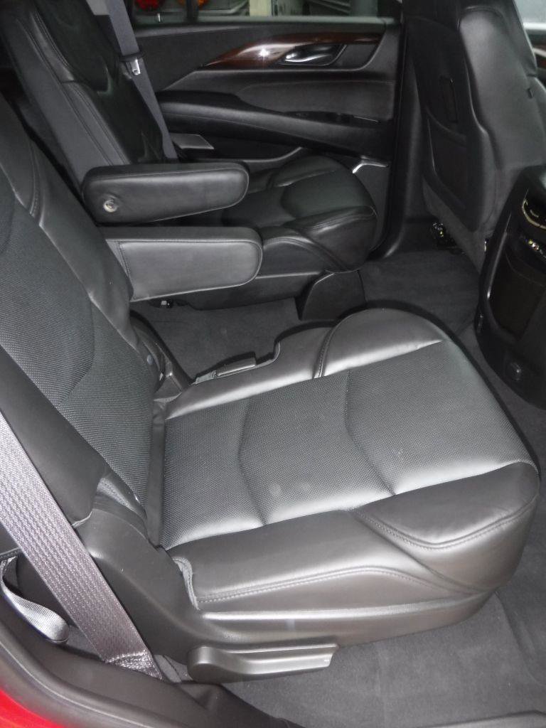 Used 2015 Cadillac Escalade Premium RWD image 32