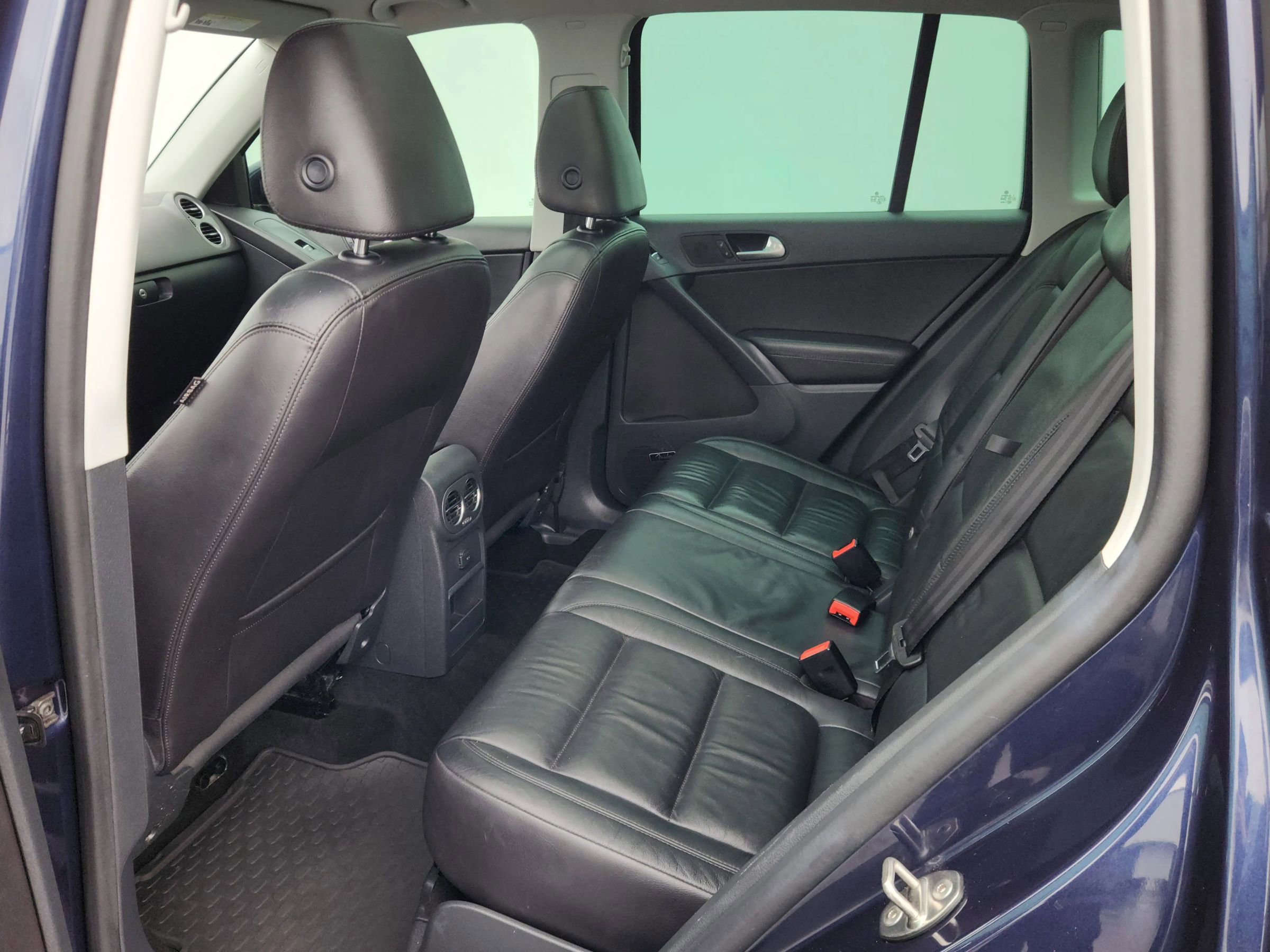 Used 2016 Volkswagen Tiguan SEL image 17