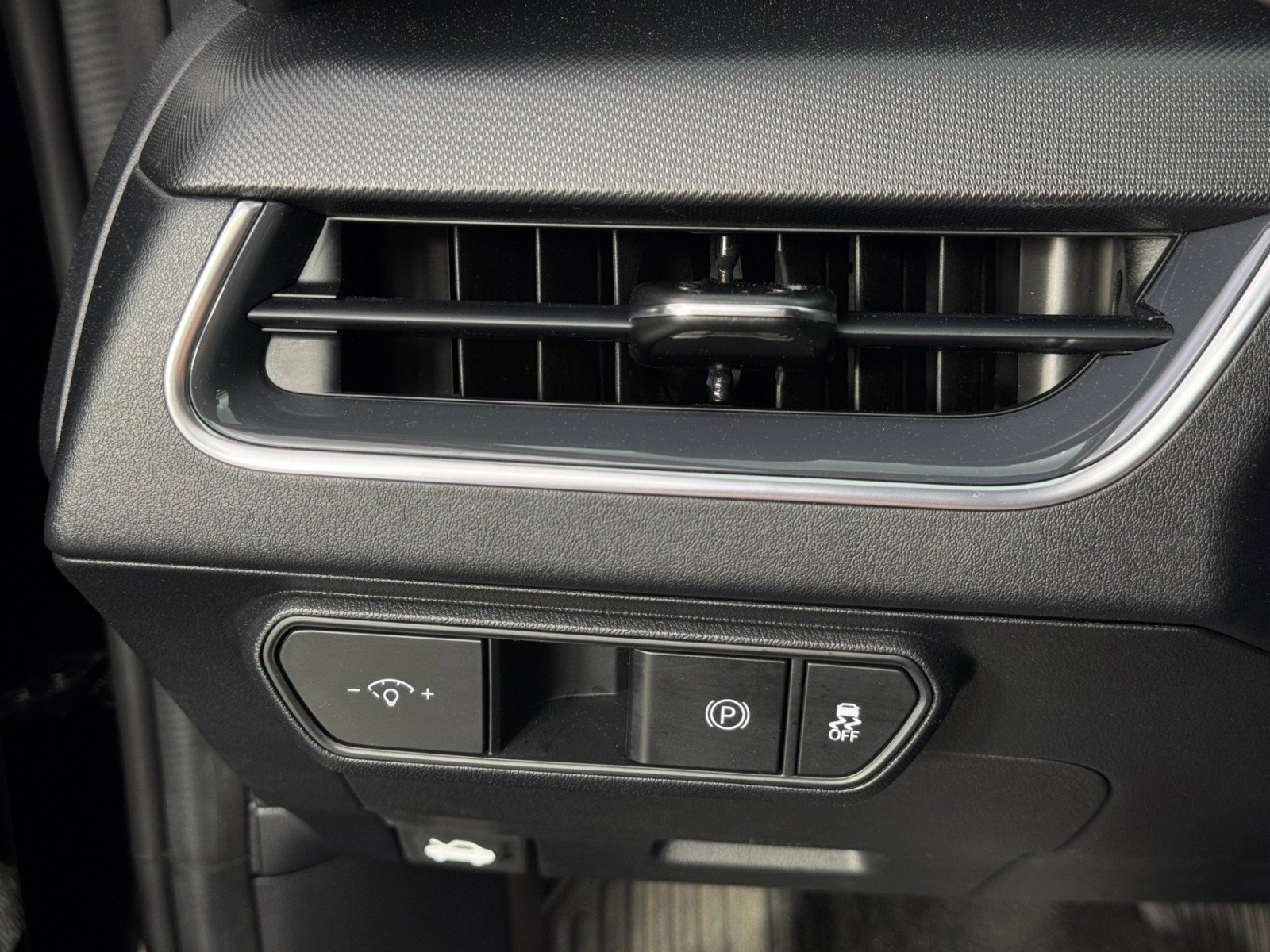 Used 2025 Kia K4 EX image 16