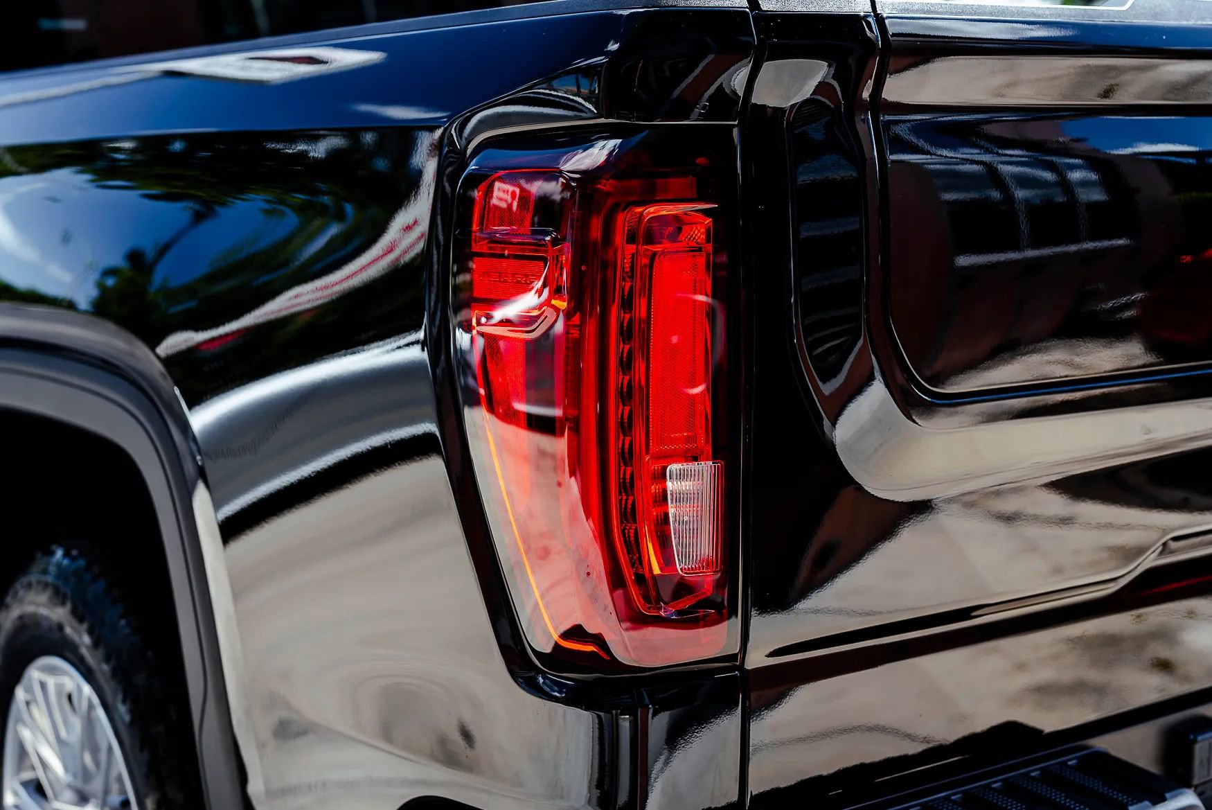 Used 2022 GMC Sierra 1500 Denali image 54