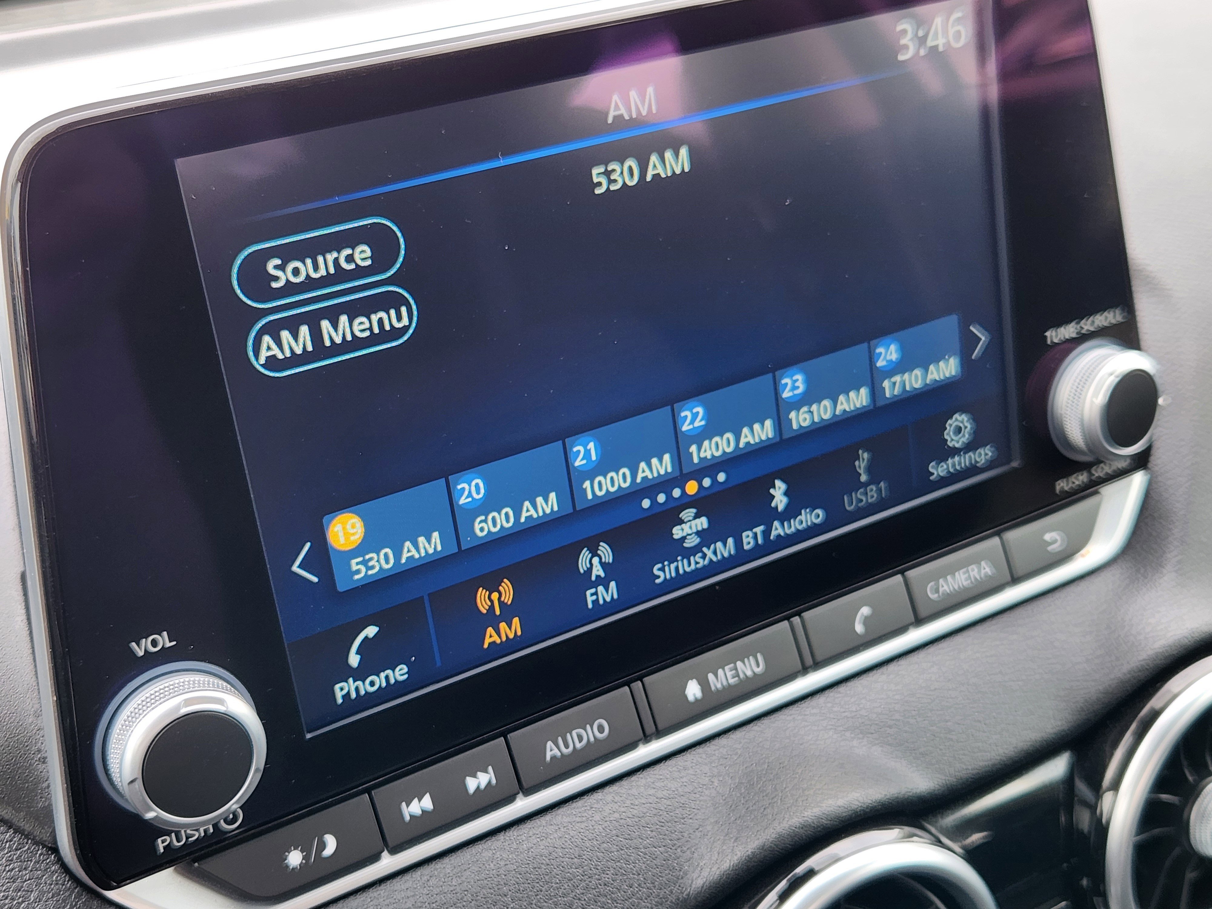 Used 2024 Nissan Sentra SV FWD image 19