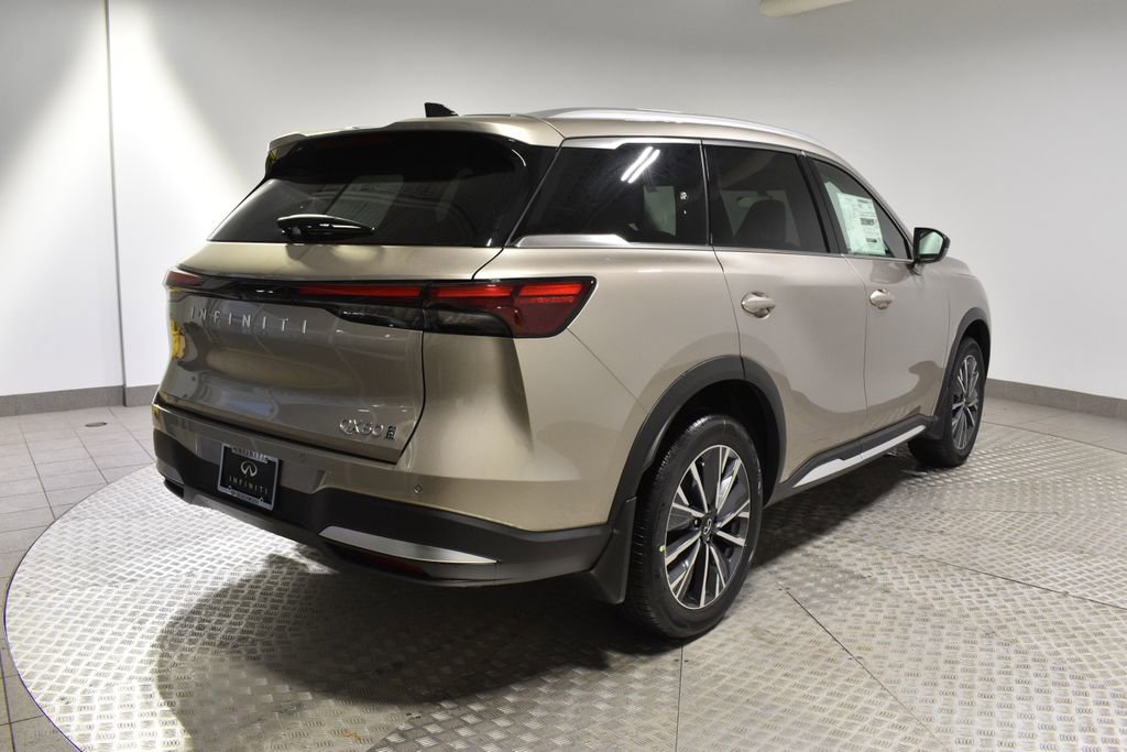 New 2026 INFINITI QX60 Luxe w/ Family Package image 3