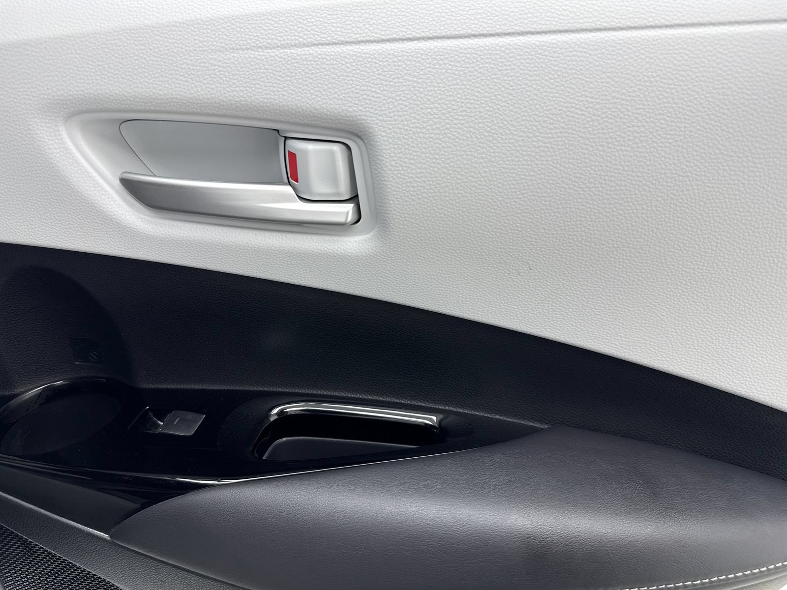 Used 2019 Toyota Corolla SE w/ SE Option Package FWD image 43