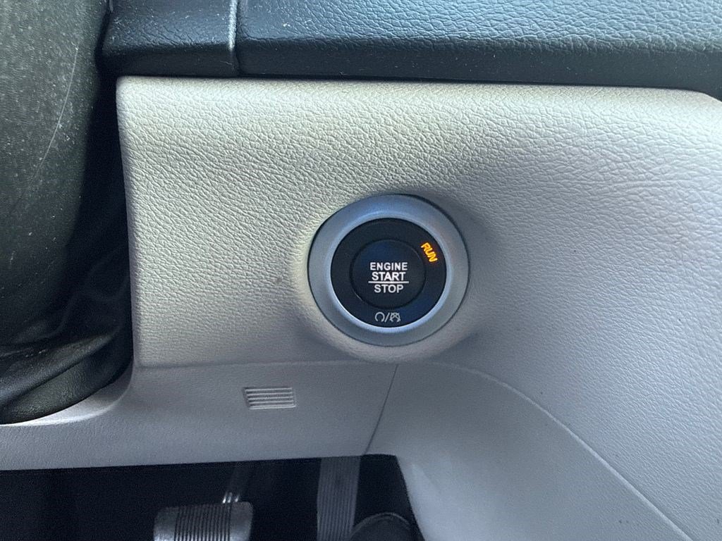 Used 2019 Chrysler Pacifica Touring Plus w/ Tire & Wheel Group FWD image 26