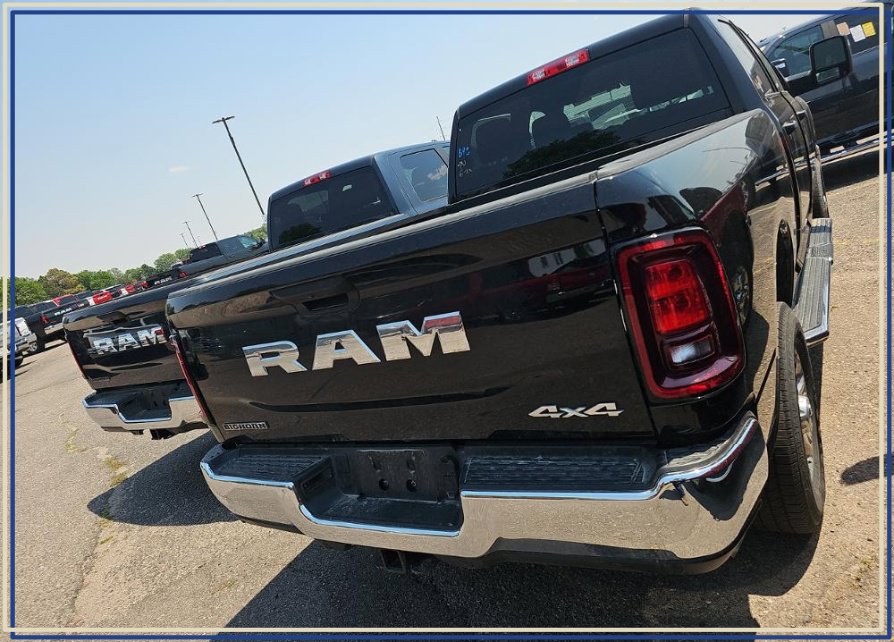 Used 2026 RAM 2500 Big Horn AWD/4WD image 4