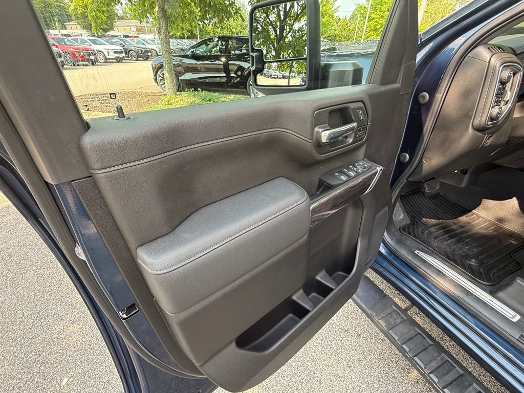 Used 2022 Chevrolet Silverado 2500 LTZ w/ Gooseneck/5TH Wheel Package AWD/4WD image 13