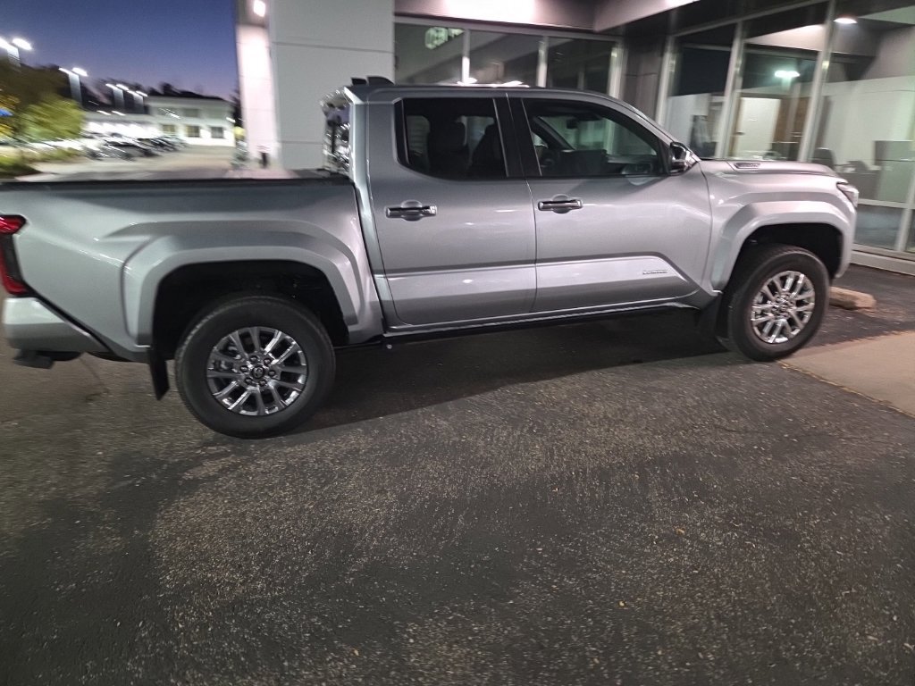 Used 2026 Toyota Tacoma Limited w/ Tow Tech Package AWD/4WD image 19