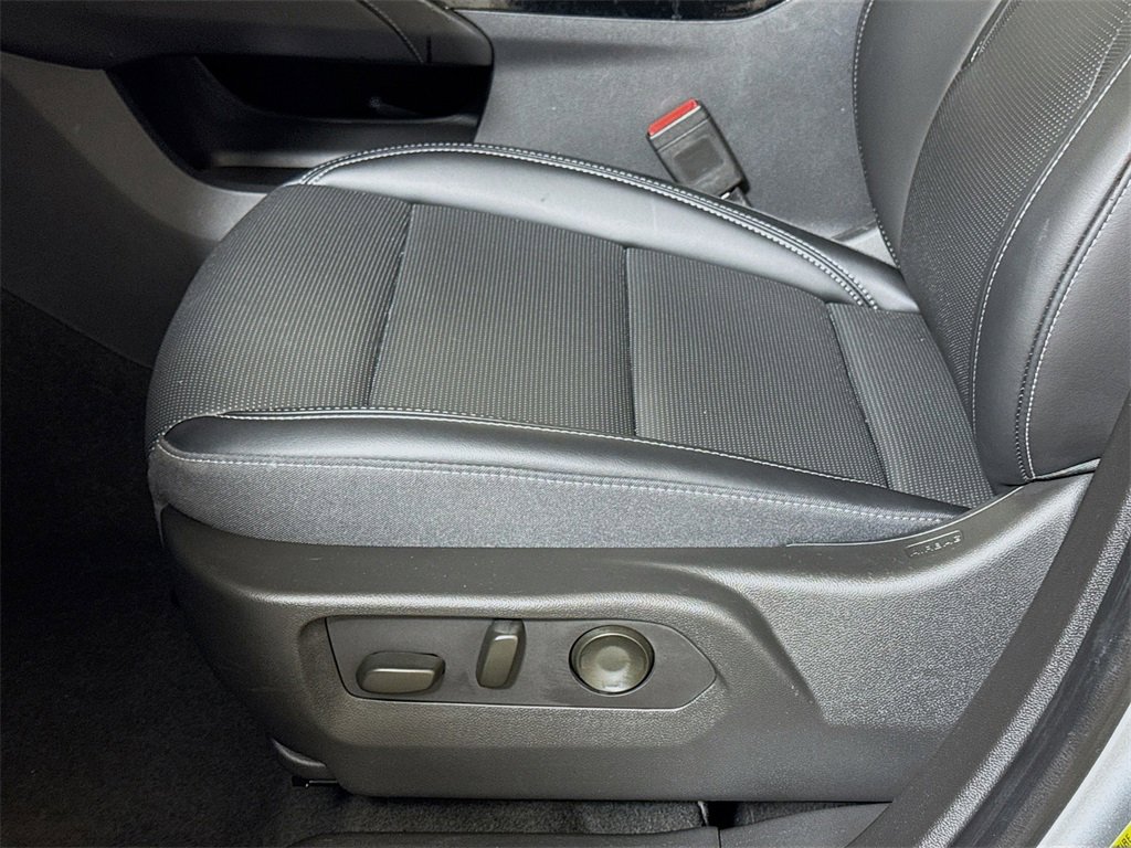 Certified 2025 Buick Envision Preferred image 18