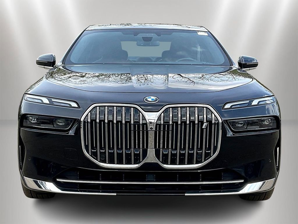 Used 2023 BMW i7 xDrive60 AWD/4WD image 2