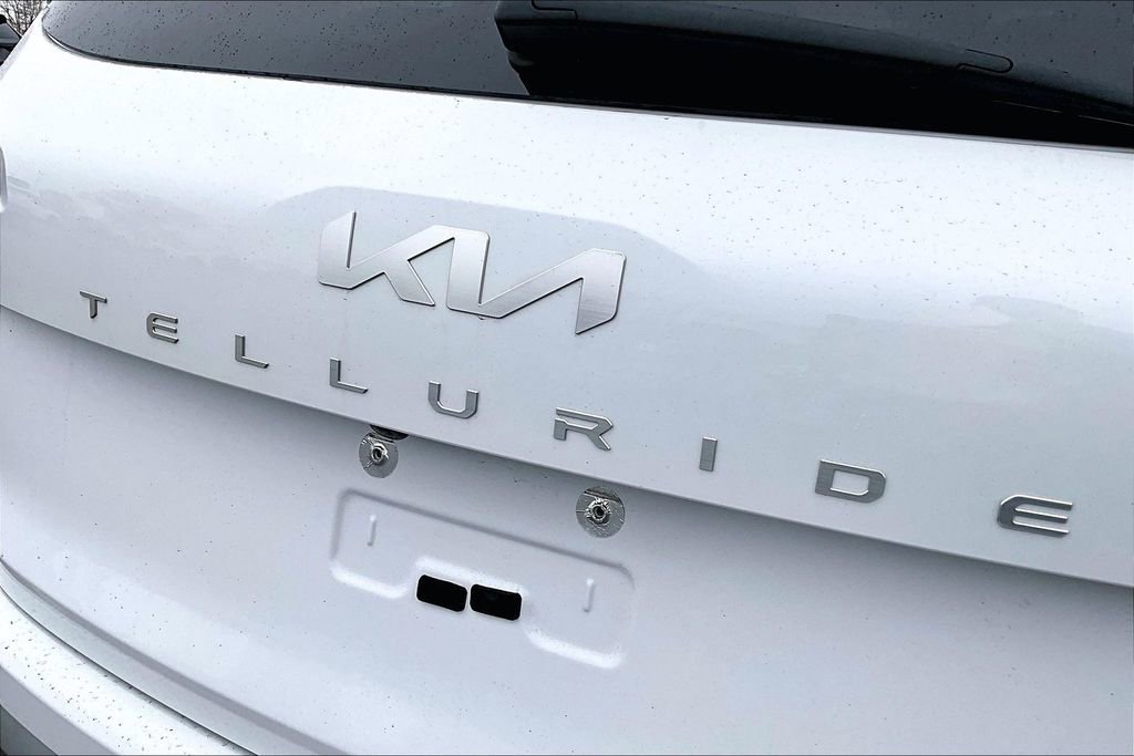 Used 2024 Kia Telluride S image 25