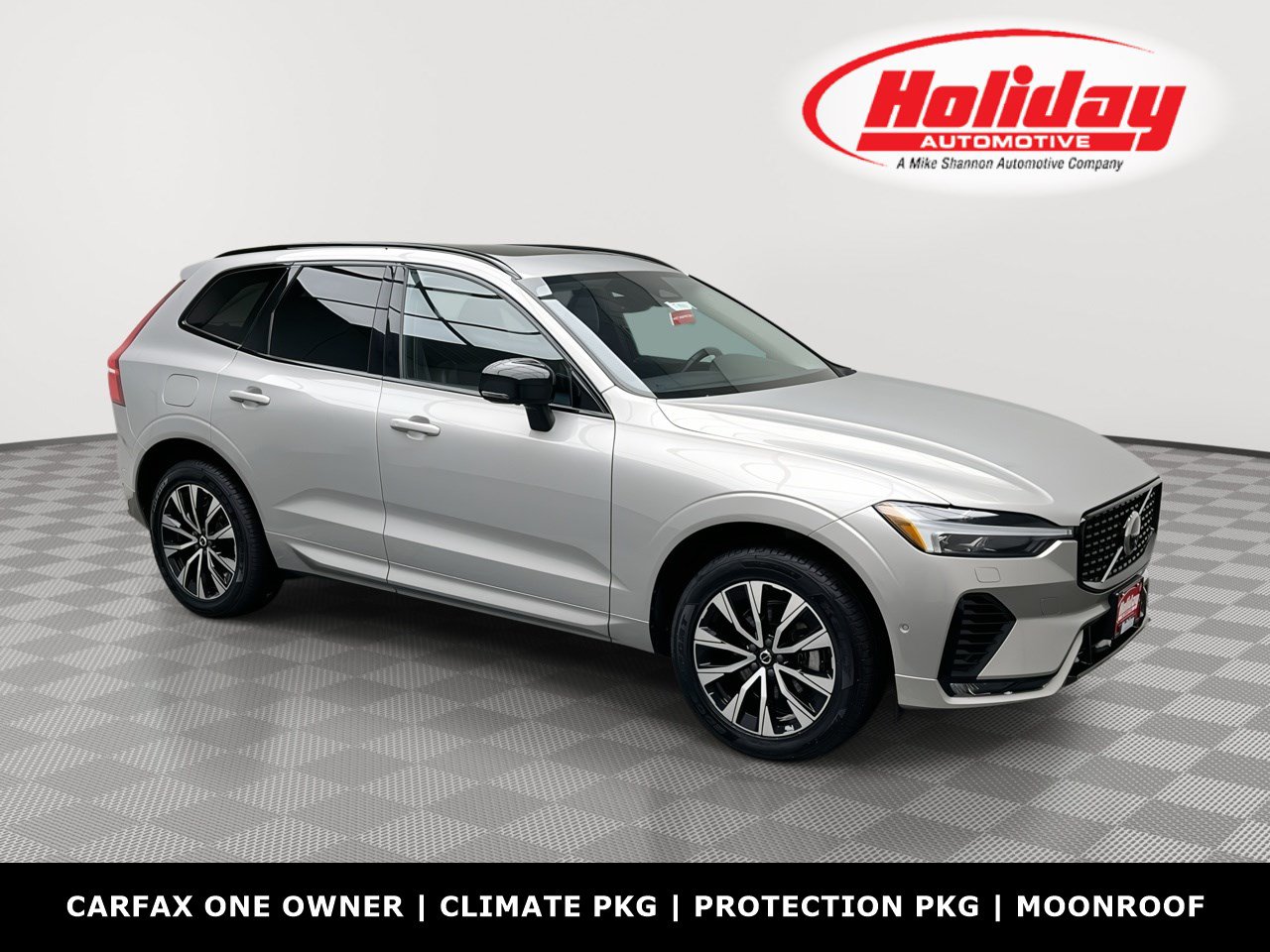 Used 2024 Volvo XC60 B5 Plus AWD/4WD image 1