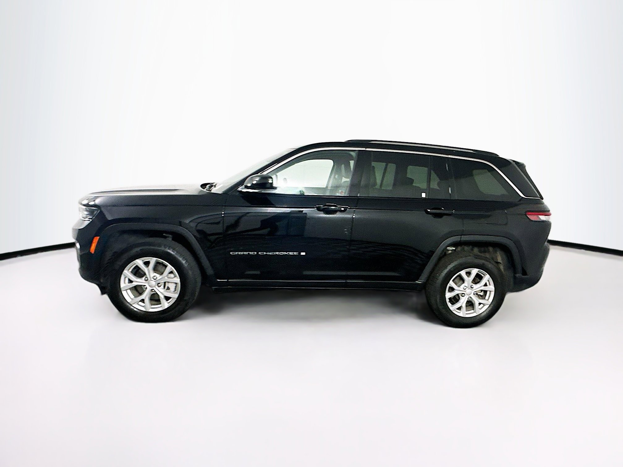 Used 2023 Jeep Grand Cherokee Limited image 4