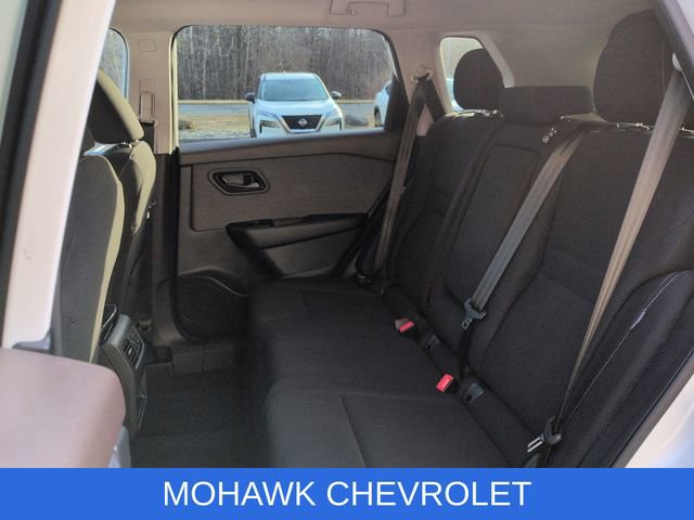 Used 2023 Nissan Rogue S image 24