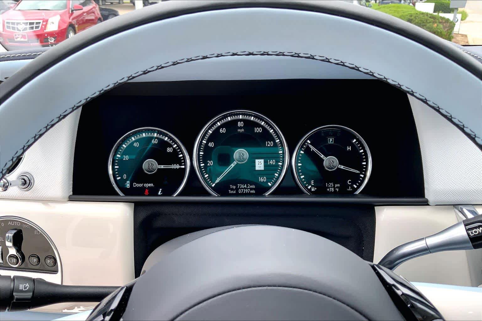 Used 2024 Rolls-Royce Cullinan w/ Cullinan Package image 24