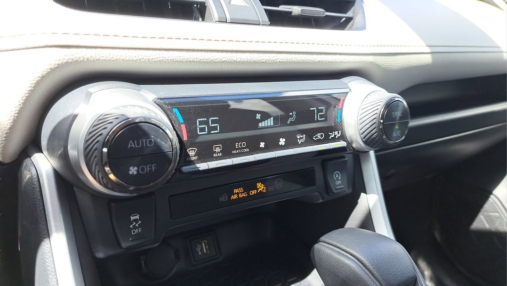 Used 2024 Toyota RAV4 XLE w/ Convenience Package image 23