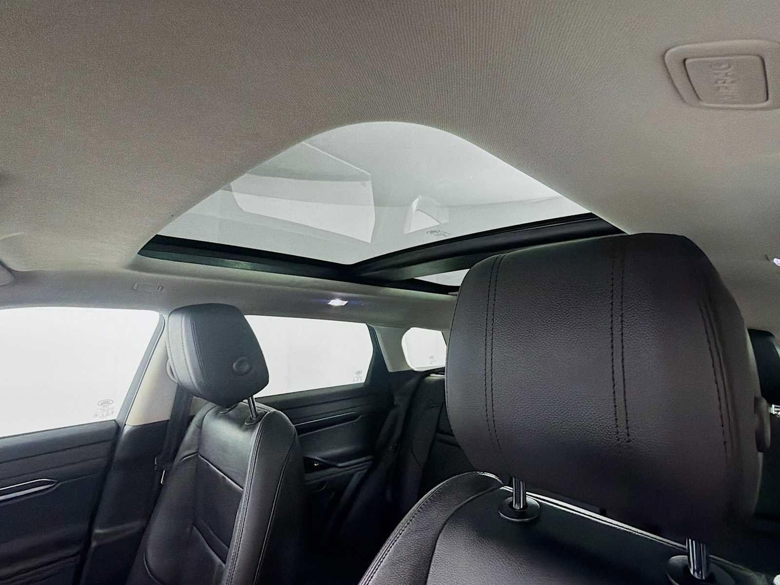 Used 2020 Land Rover Range Rover Evoque S image 13