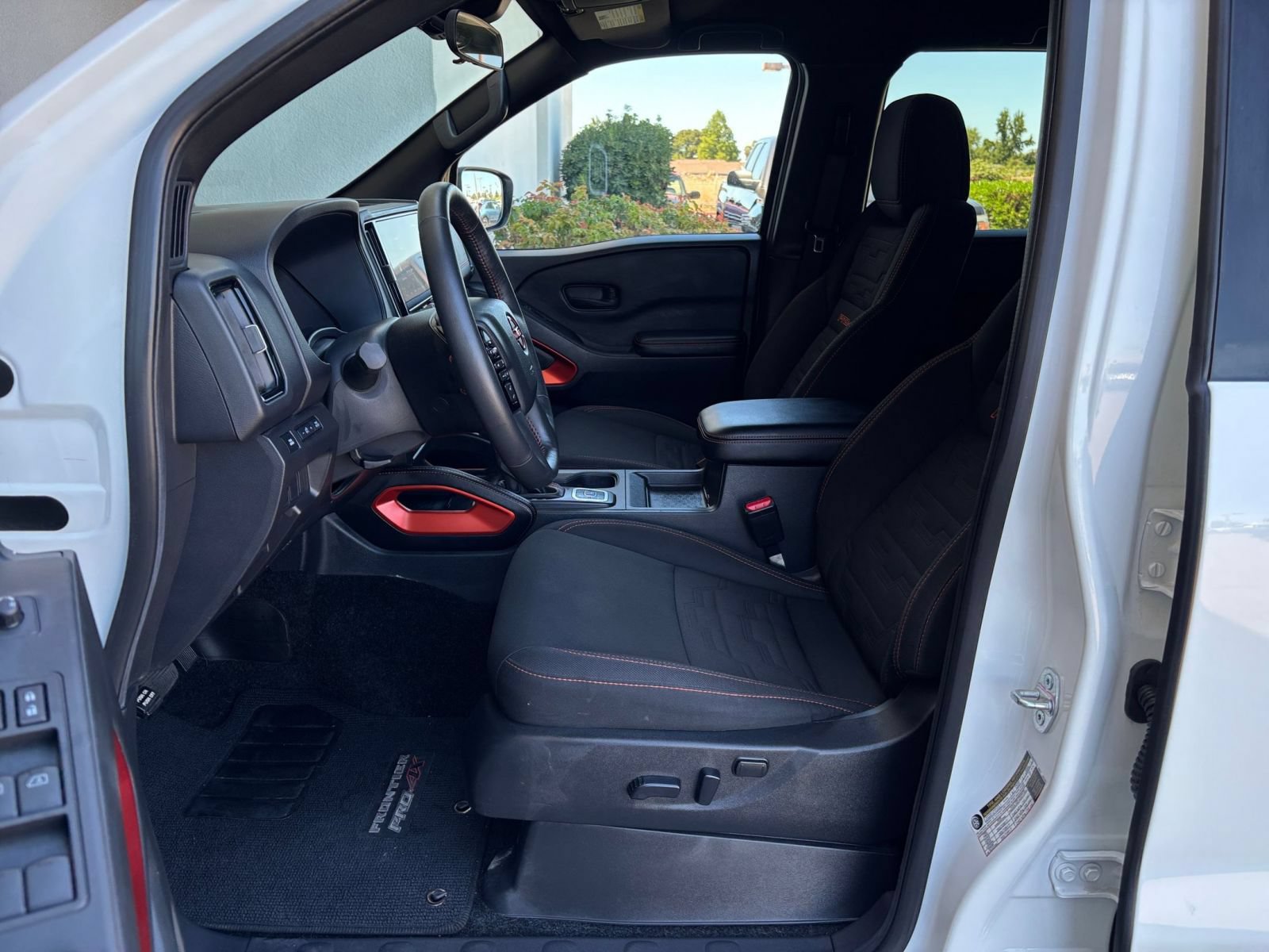 Used 2026 Nissan Frontier PRO-4X AWD/4WD image 28