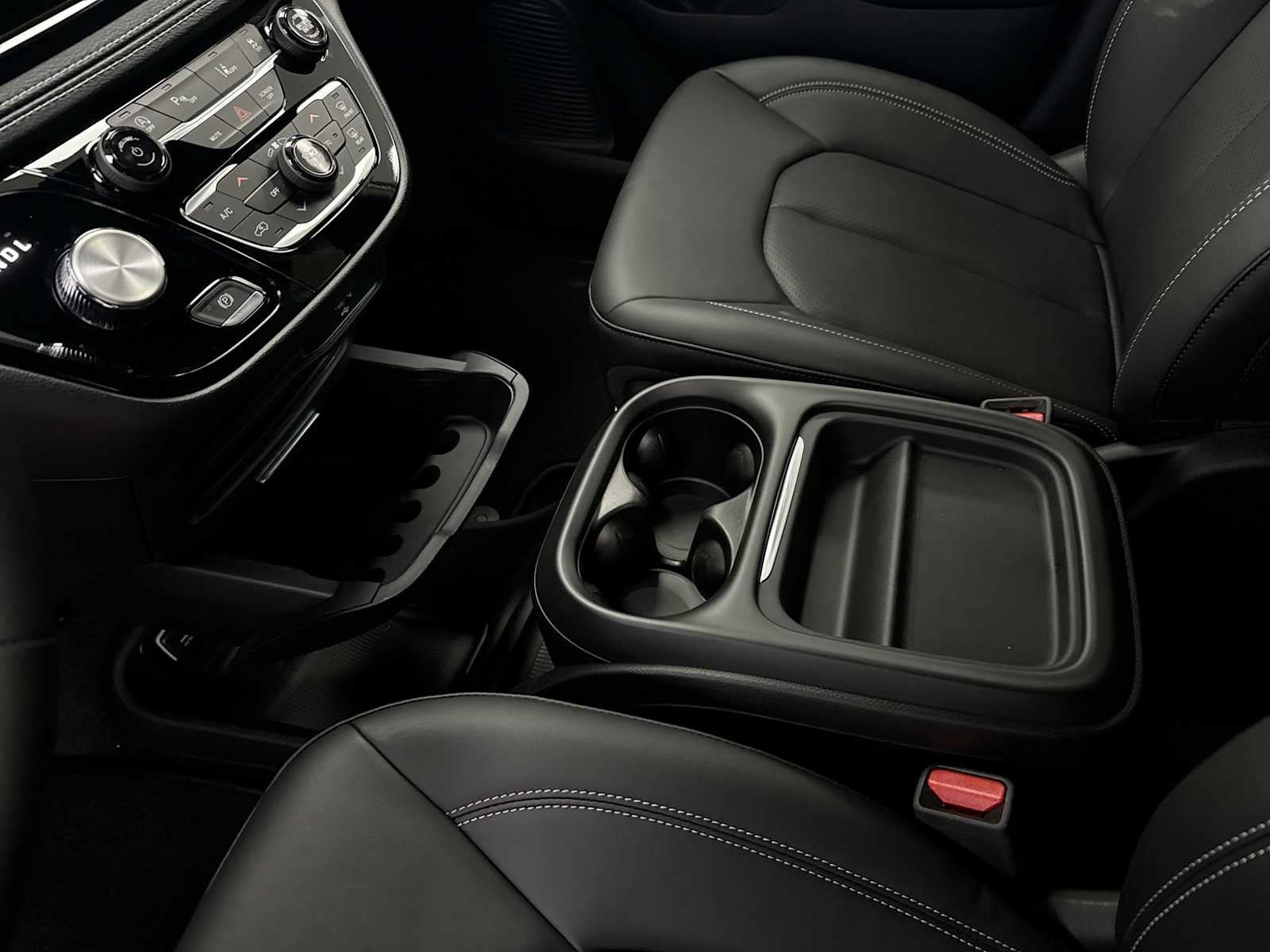 New 2027 Chrysler Pacifica Select FWD image 21