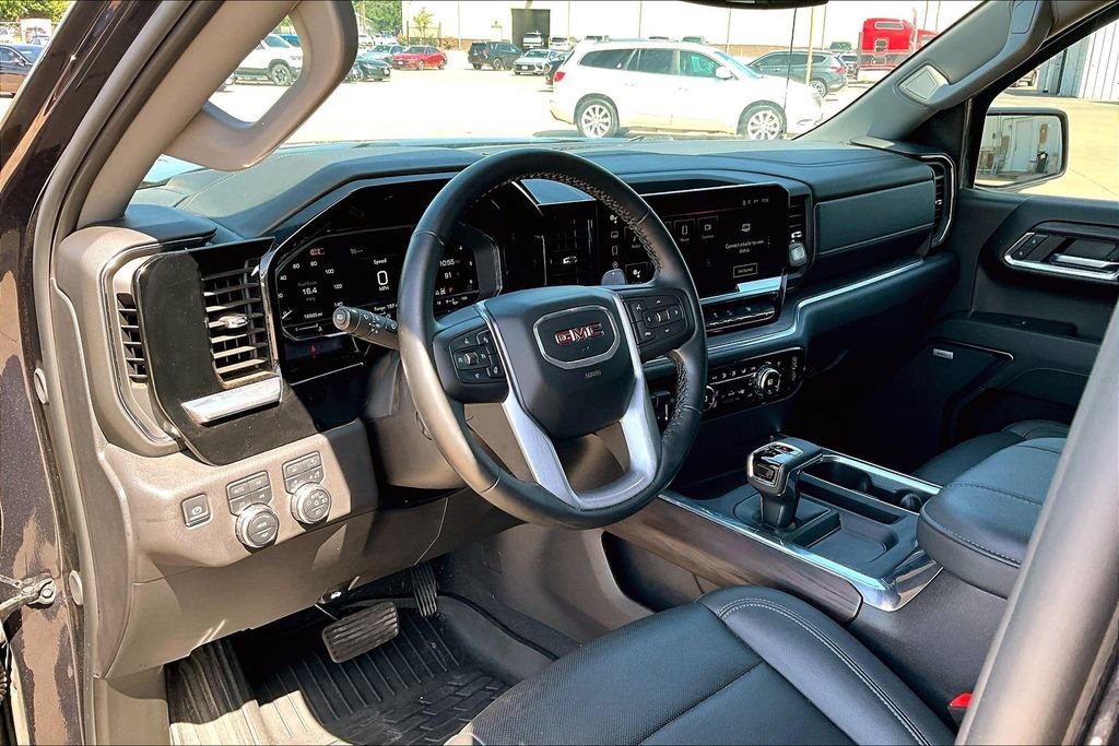 Used 2024 GMC Sierra 1500 SLT AWD/4WD image 16