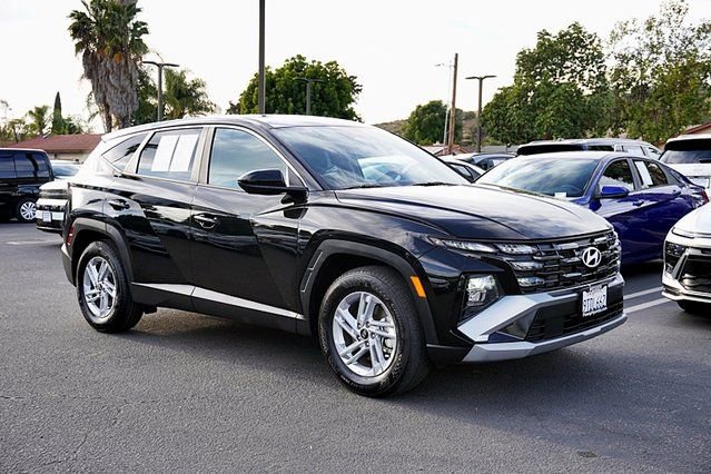 Certified 2025 Hyundai Tucson SE image 6