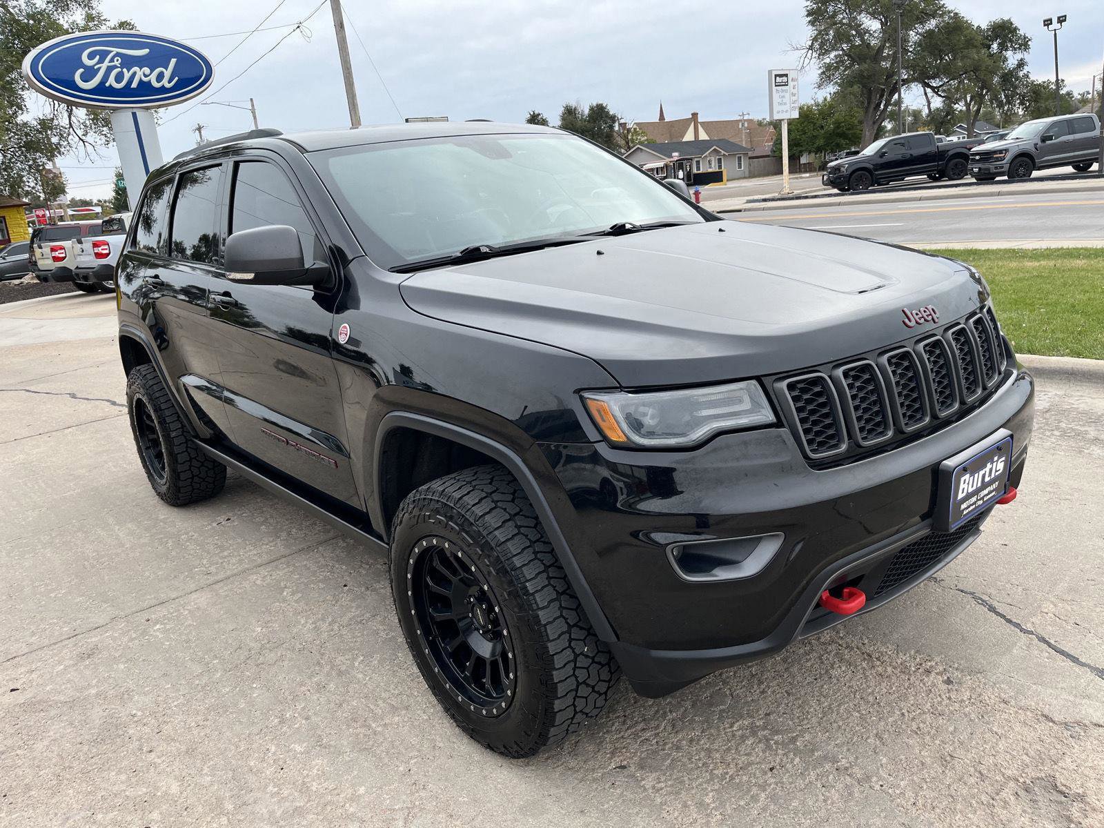Used 2018 Jeep Grand Cherokee Trailhawk w/ Trailhawk Luxury Group image 4
