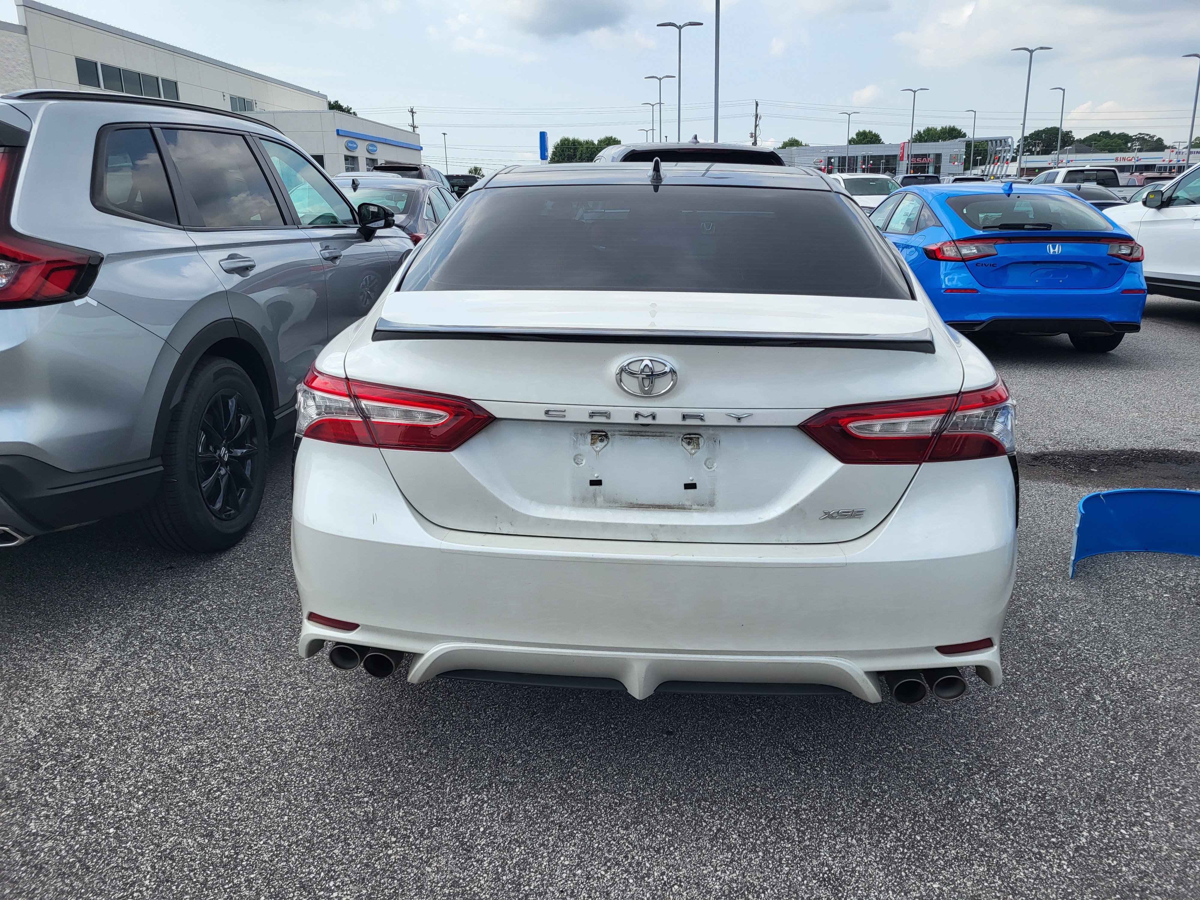 Used 2020 Toyota Camry XSE FWD image 5