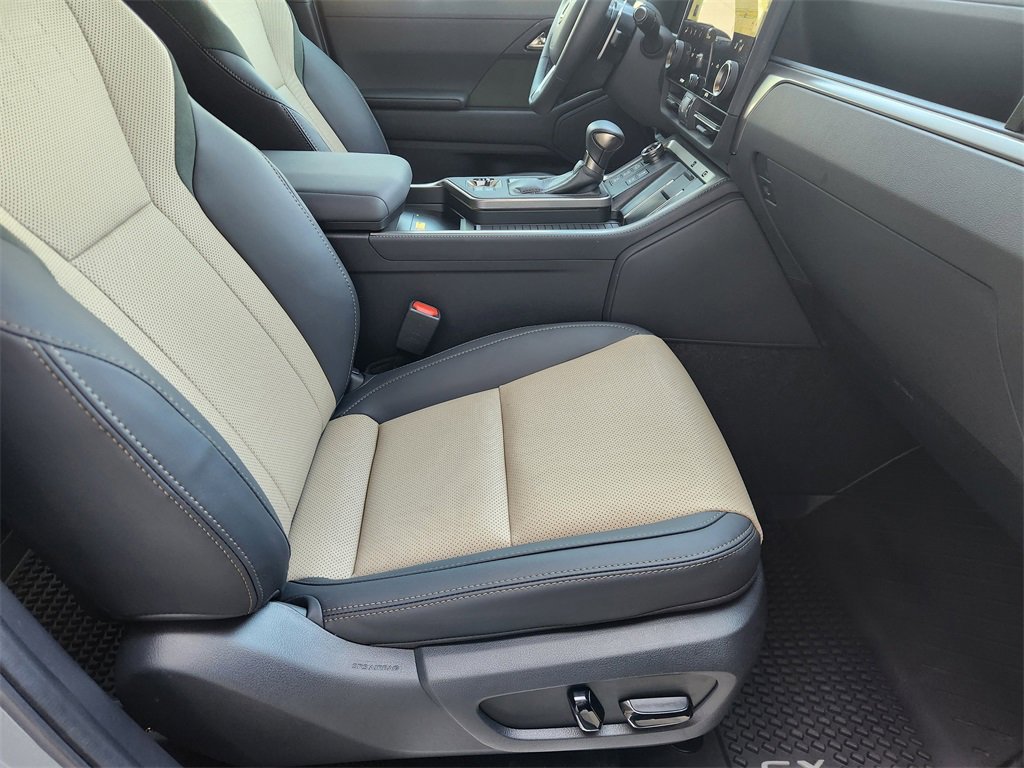 Used 2025 Lexus GX 550 image 14