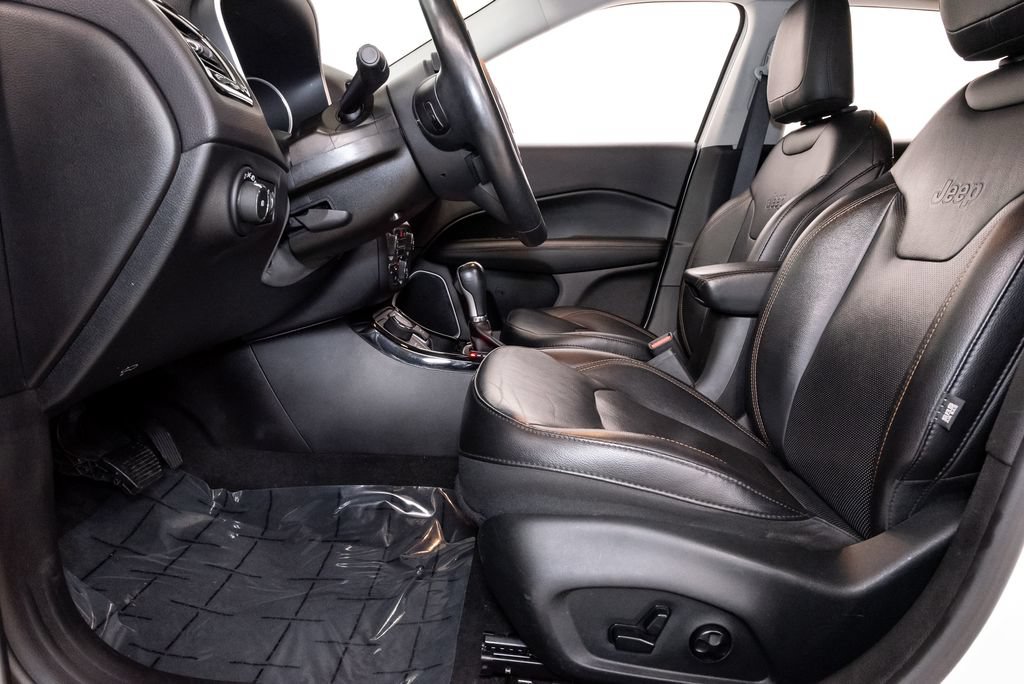 Used 2019 Jeep Compass Limited AWD/4WD image 10