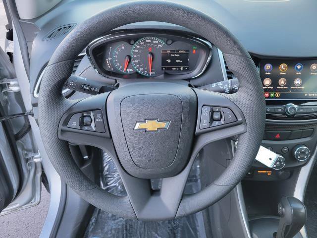 Used 2022 Chevrolet Trax LS w/ Tint and Cruise Package image 19