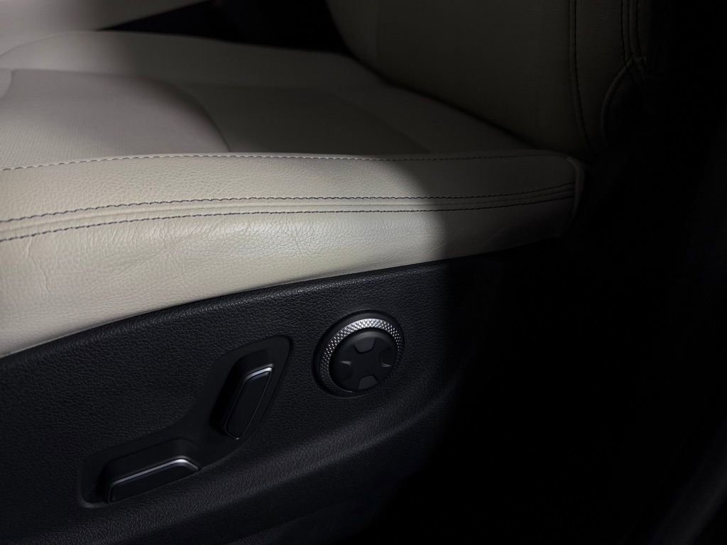 Used 2023 Genesis GV70 2.5T Select w/ Select Package image 24