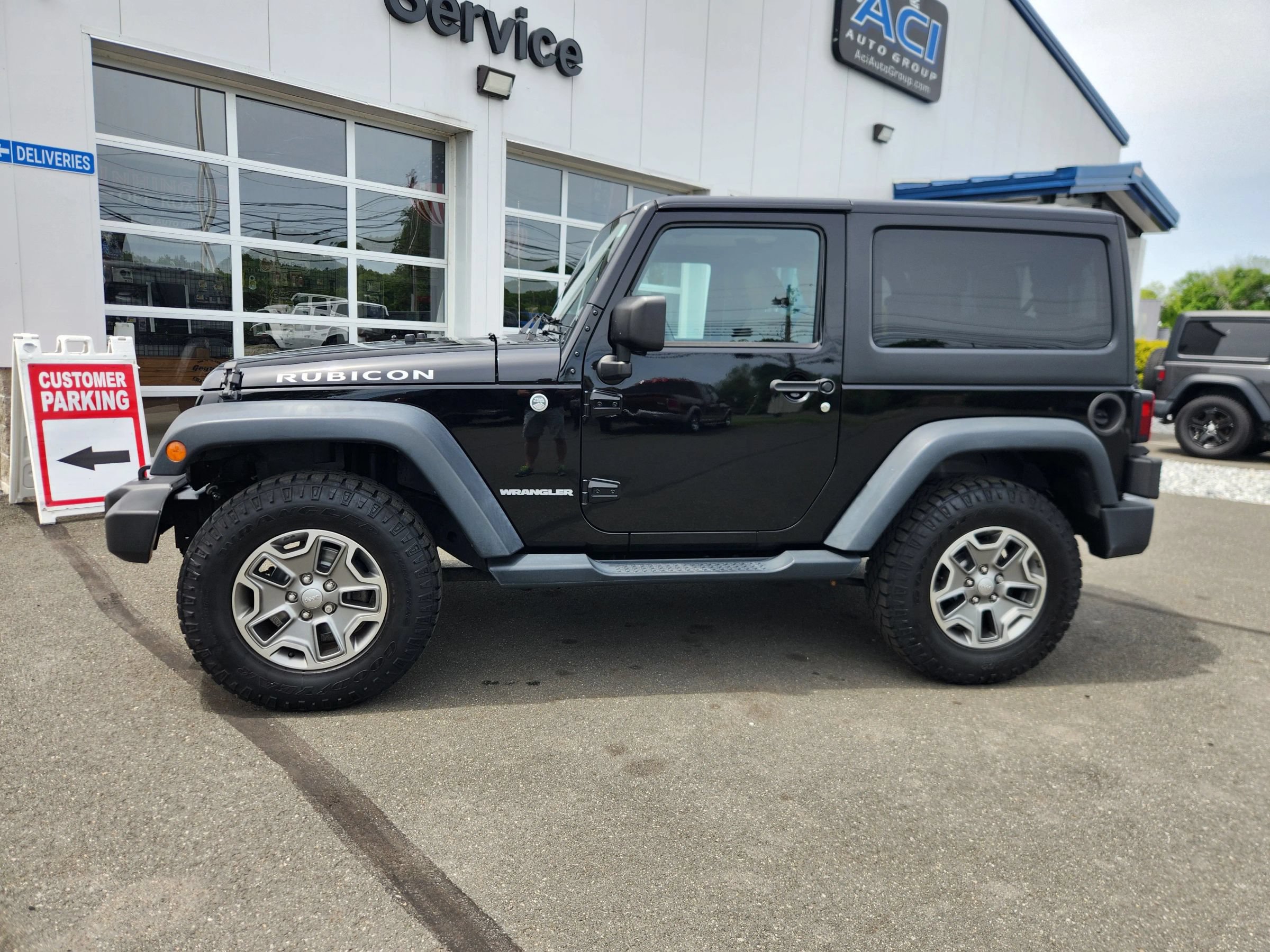 Used 2013 Jeep Wrangler Rubicon w/ Dual Top Group AWD/4WD image 8
