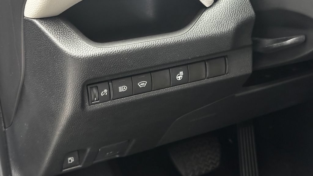 Used 2023 Toyota RAV4 XLE w/ XLE Grade Weather Package AWD/4WD image 18