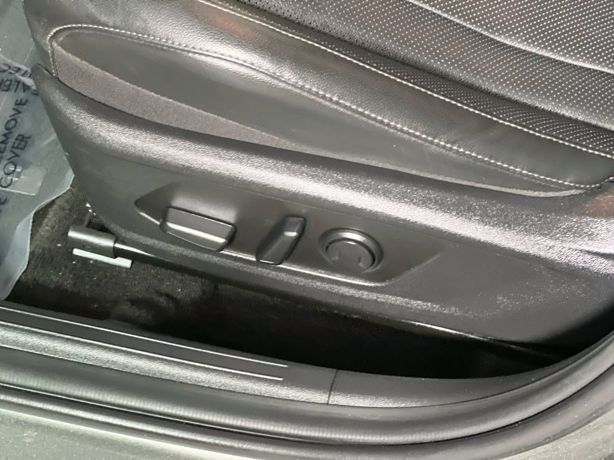 Used 2025 Hyundai Elantra Limited FWD image 16